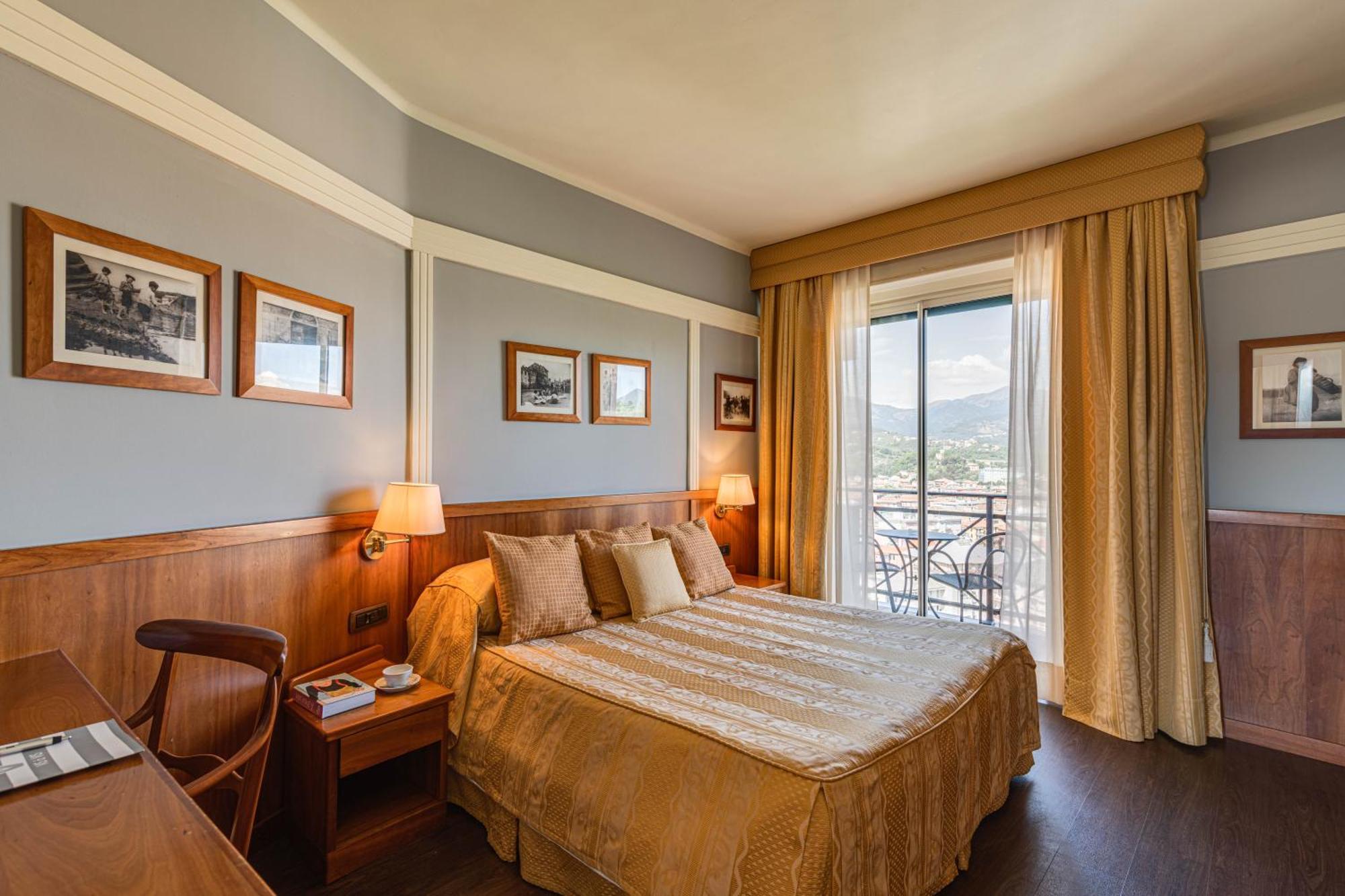Hotel Vis A Vis Сестрі-Леванте Номер фото